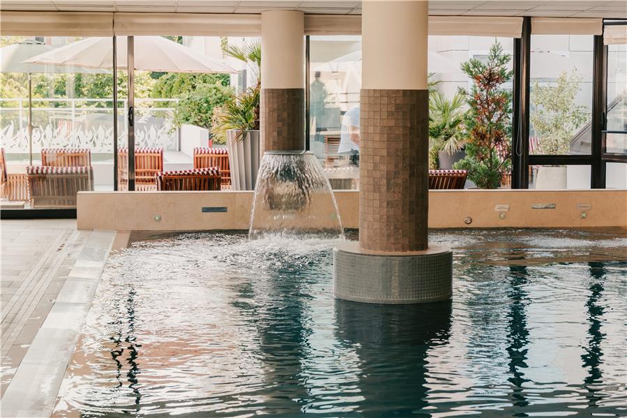 Pool,Indoor/Interior,On-Site,Property Amenity,Recreation