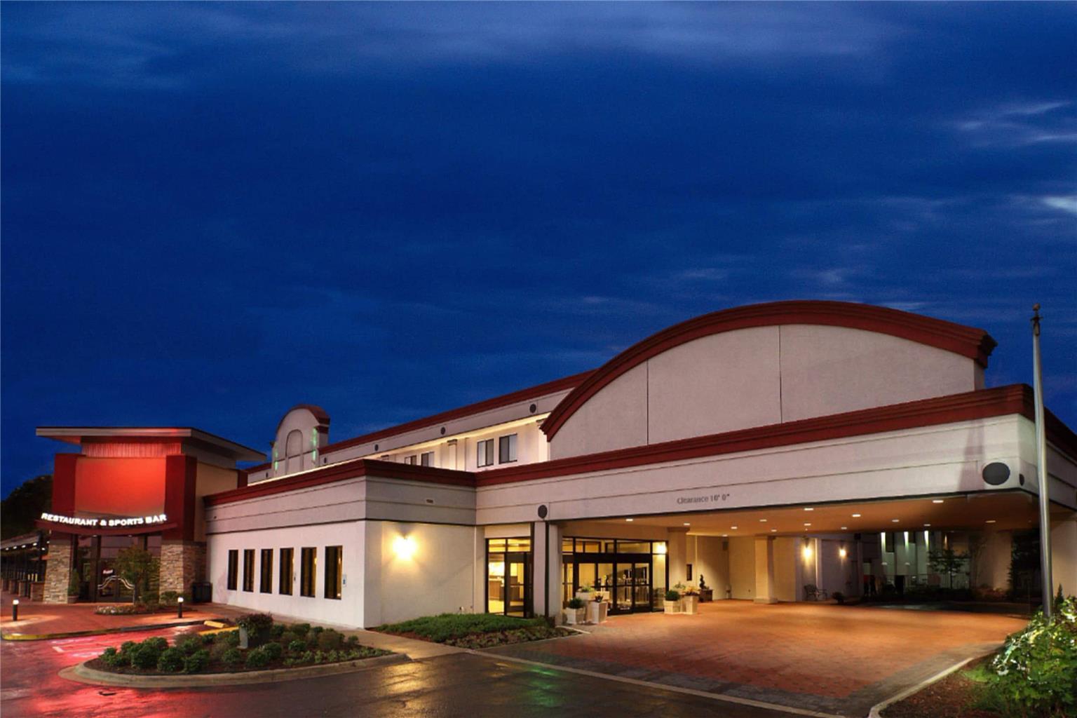 Wyndham Grand Executive Center