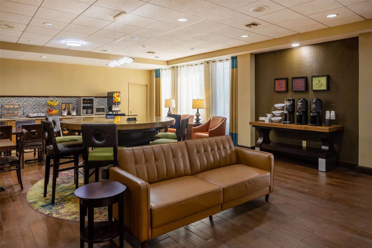 Baymont Inn & Suites Columbus