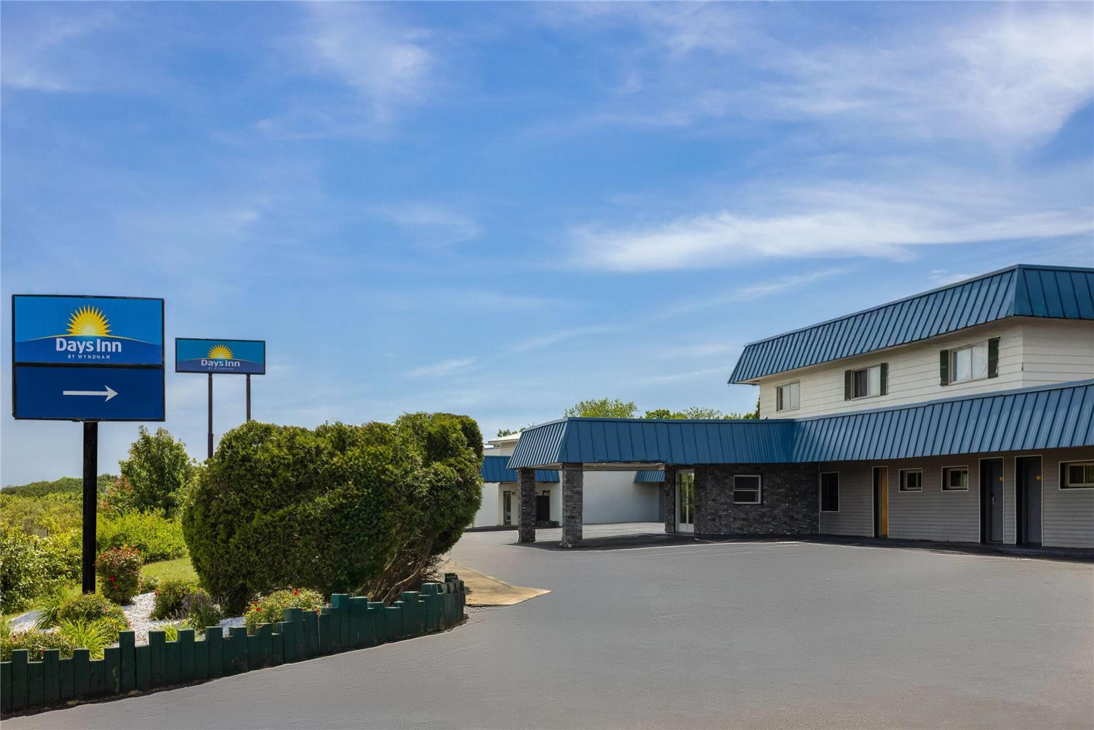 Days Inn by Wyndham Moosic