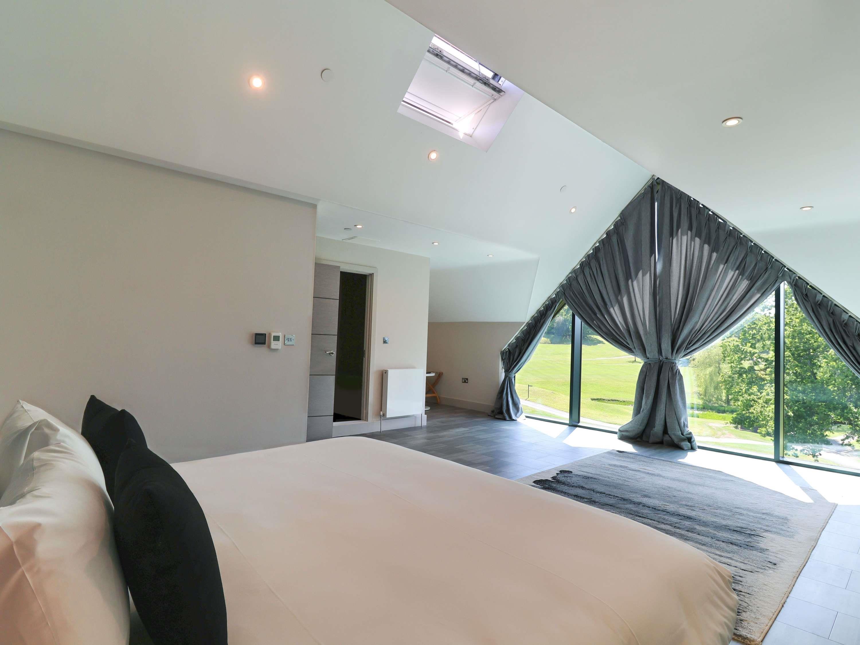 Old Thorns Golf Resort and Spa Hampshire by Accor Room Type - Deluxe Penthouse with 3 double or twin bedrooms