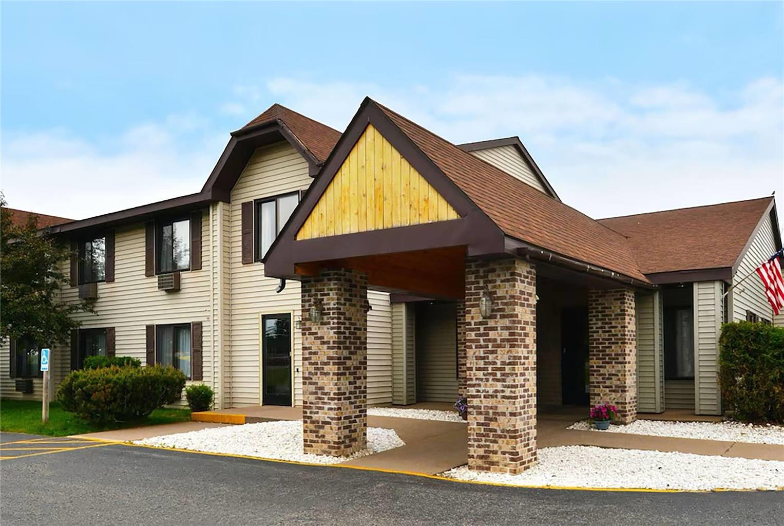 Travelodge by Wyndham Ishpeming/Marquett