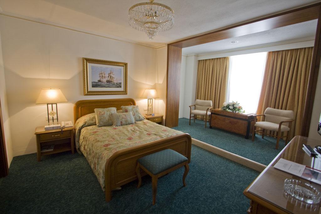 AMMAN INTERNATIONAL-guestroom-Guest Room,Bed,Suite,On-Site.jpg
