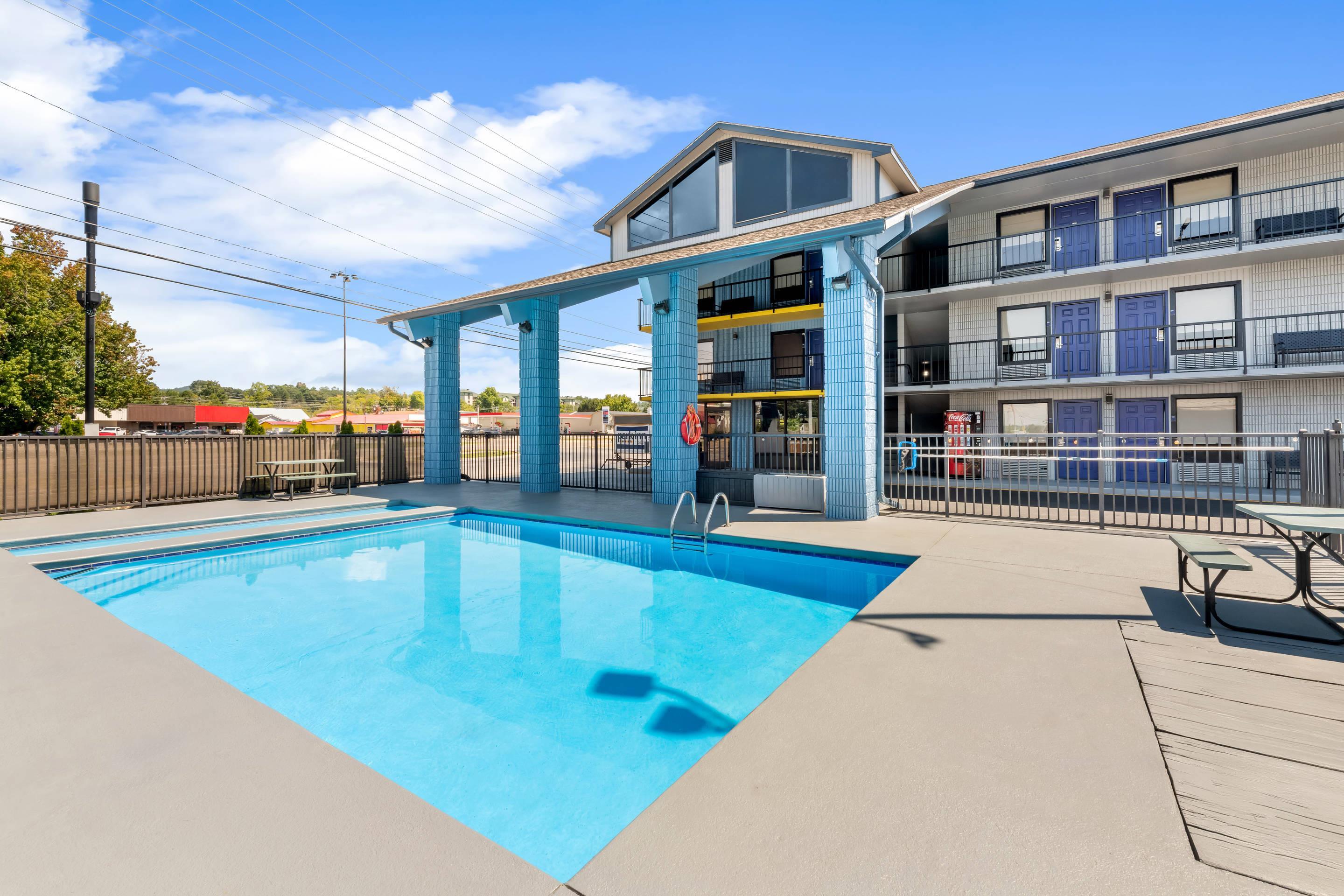 Outdoor pool | Briarstone Inn
