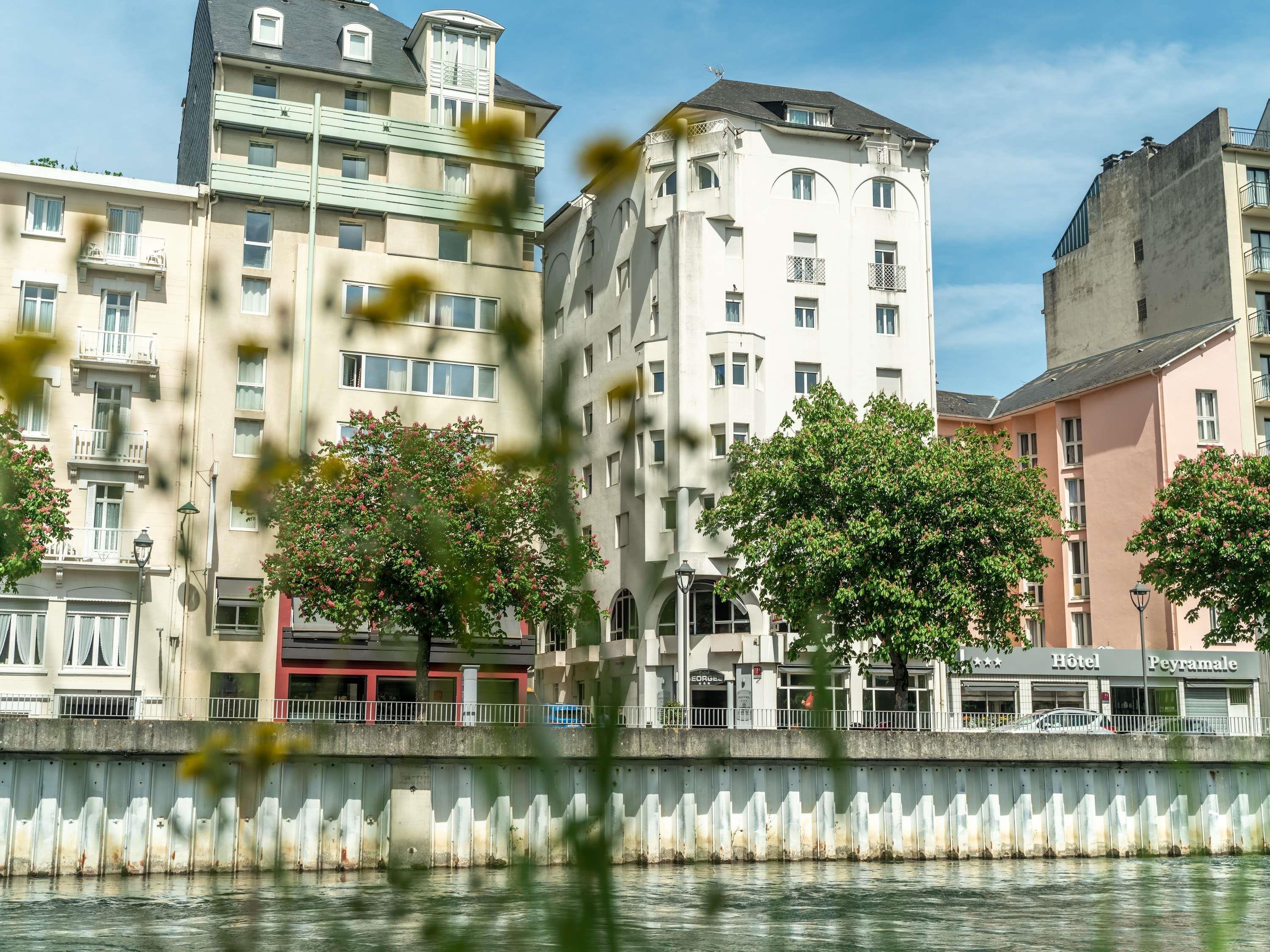 Hotel Saint Georges - Tap to explore photos