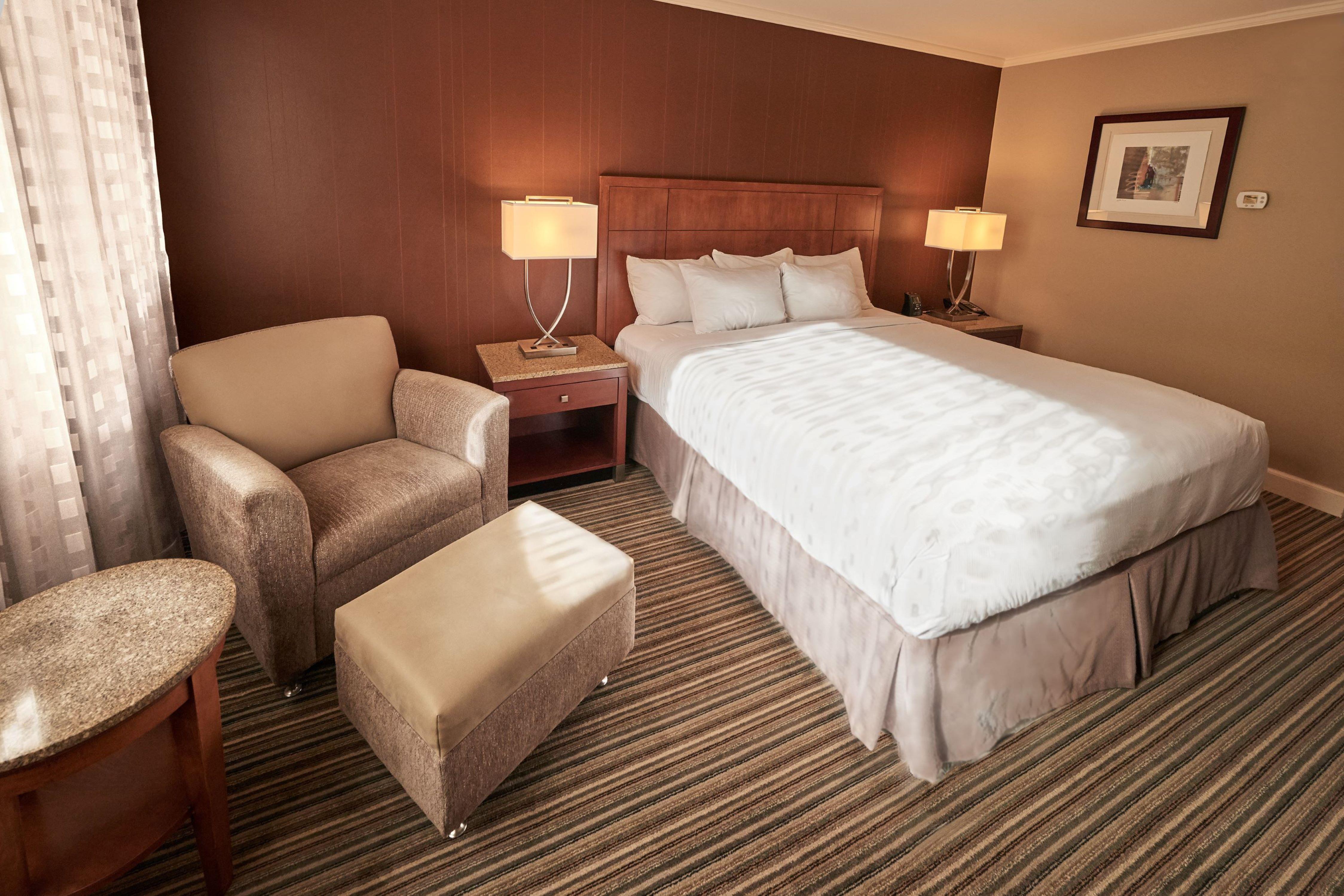 DoubleTree by Hilton Akron Fairlawn Room Type - 1 KING BED