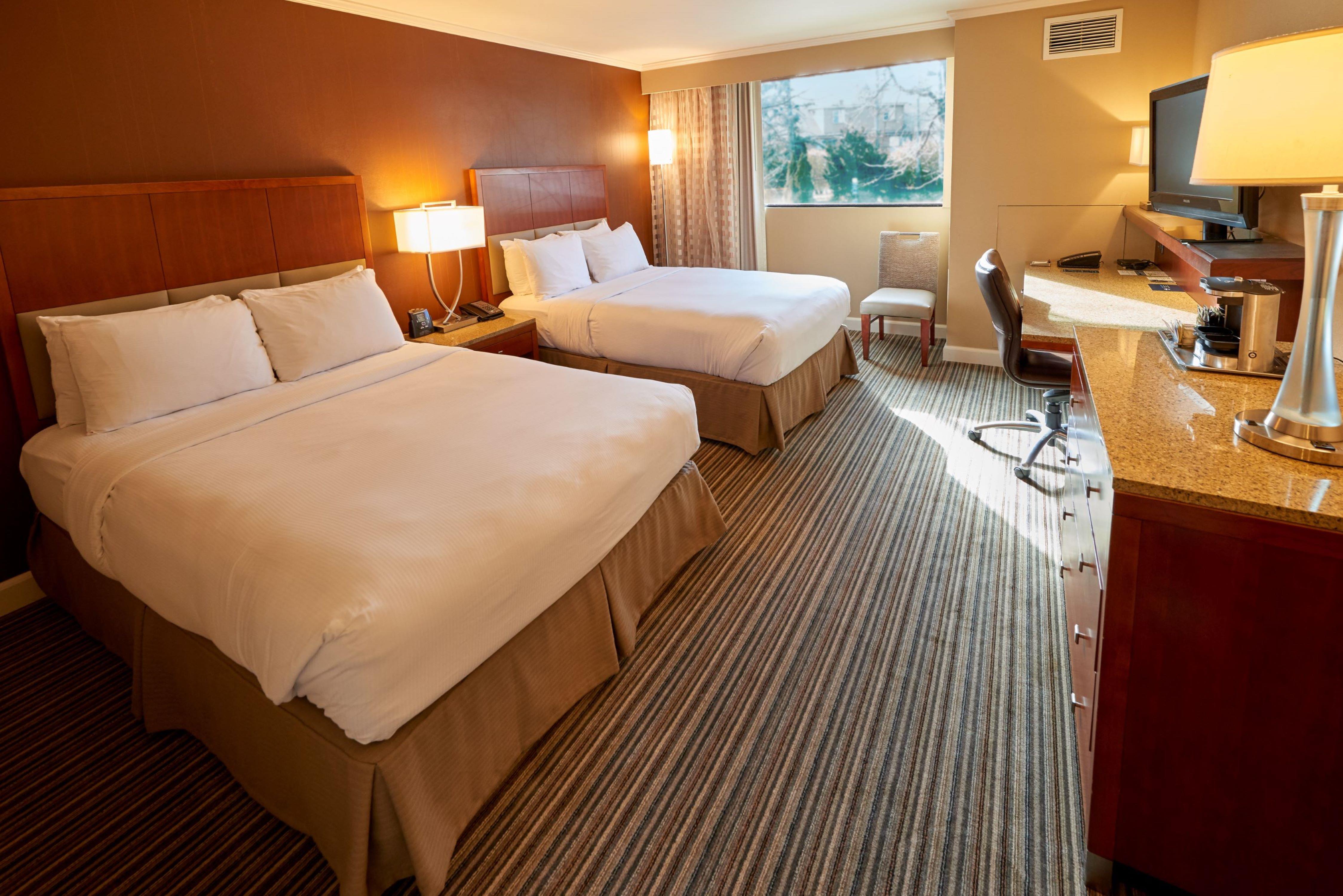 DoubleTree by Hilton Akron Fairlawn - Tap to explore photos