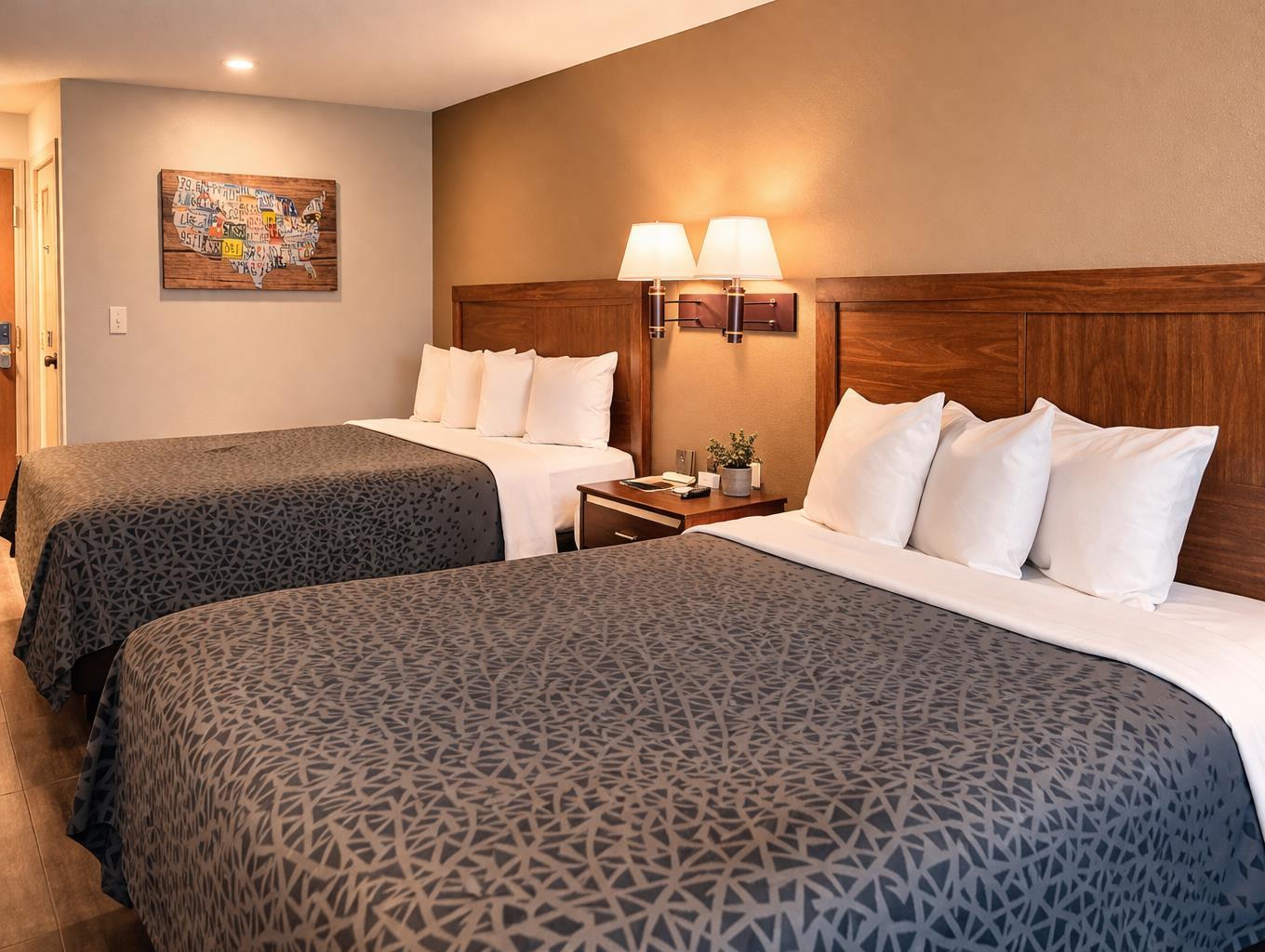 2 Queen Beds image