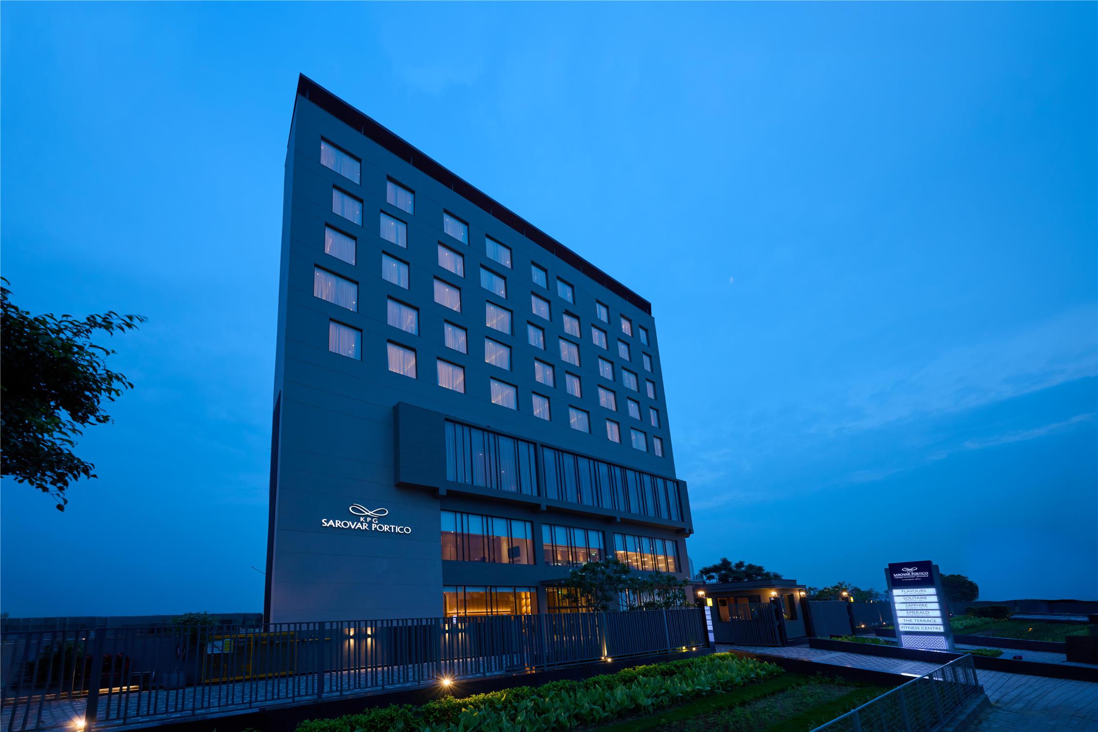 HOTEL KPG SAROVAR PORTICO RAJNAGAR EXTENSION GHAZIABAD - FACADE