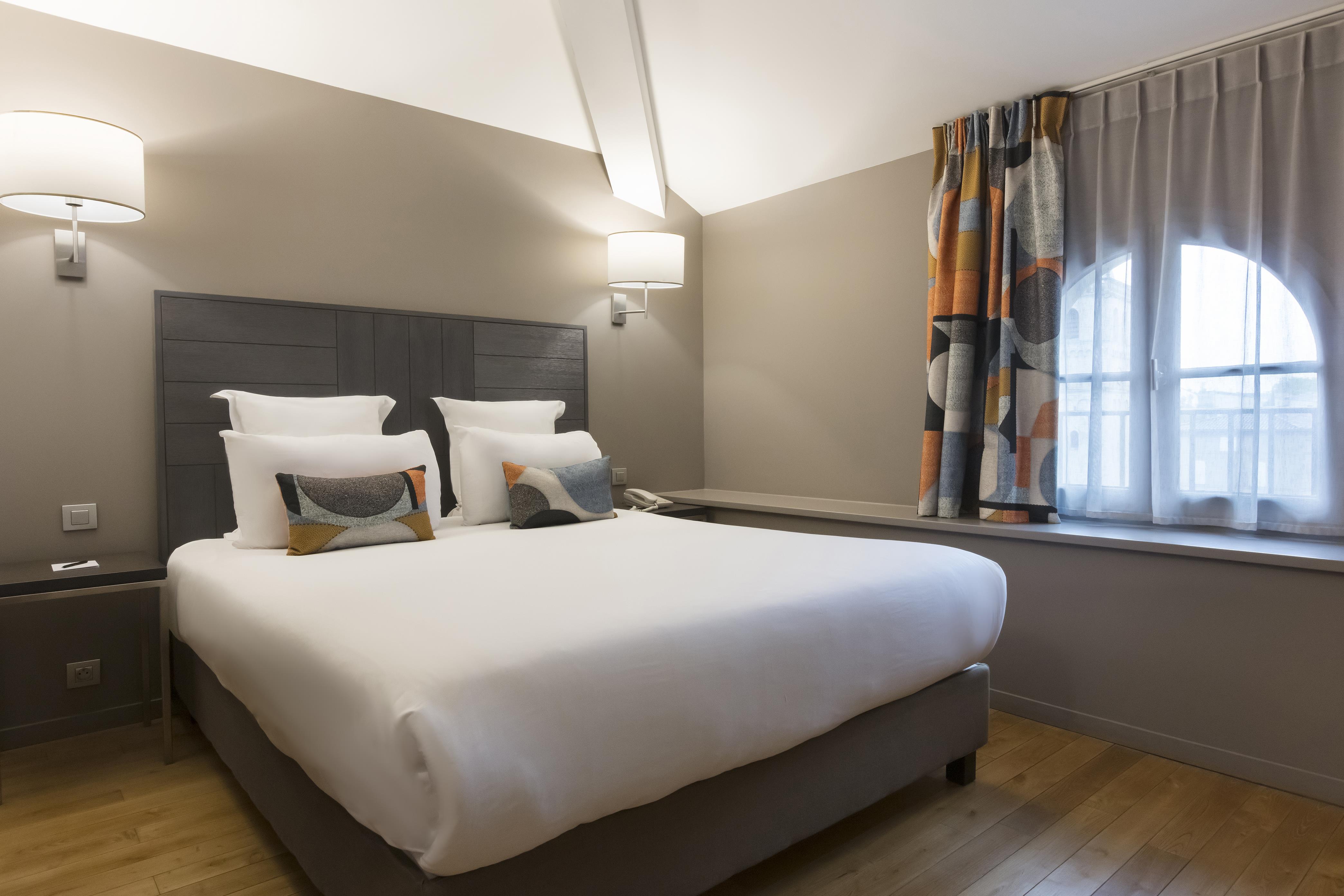 Best Western Grand Hotel de Castres - Tap to explore photos