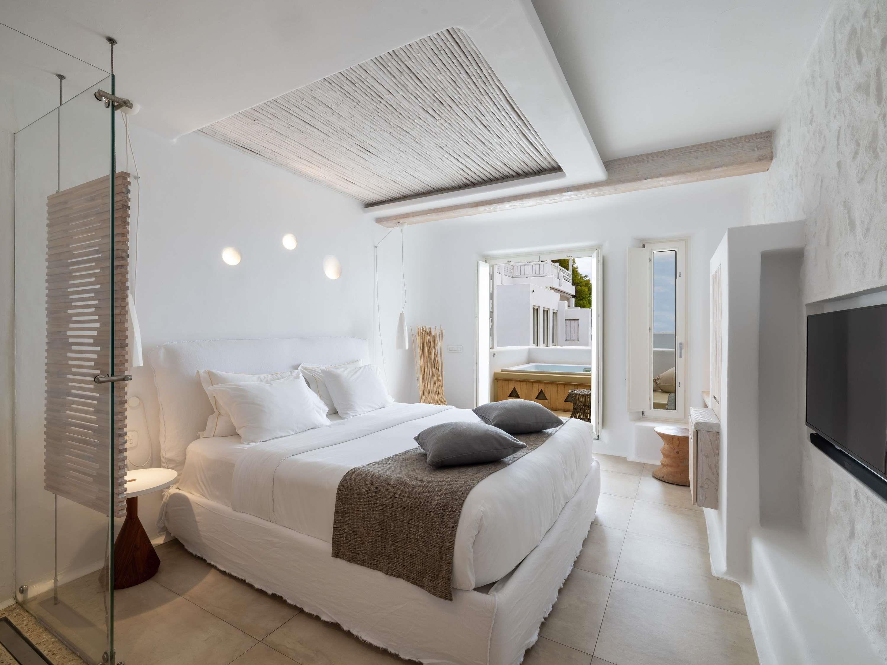 KOVE HOTEL AND SPA MYKONOS Room Type - Deluxe Room Outdoor Jacuzzi