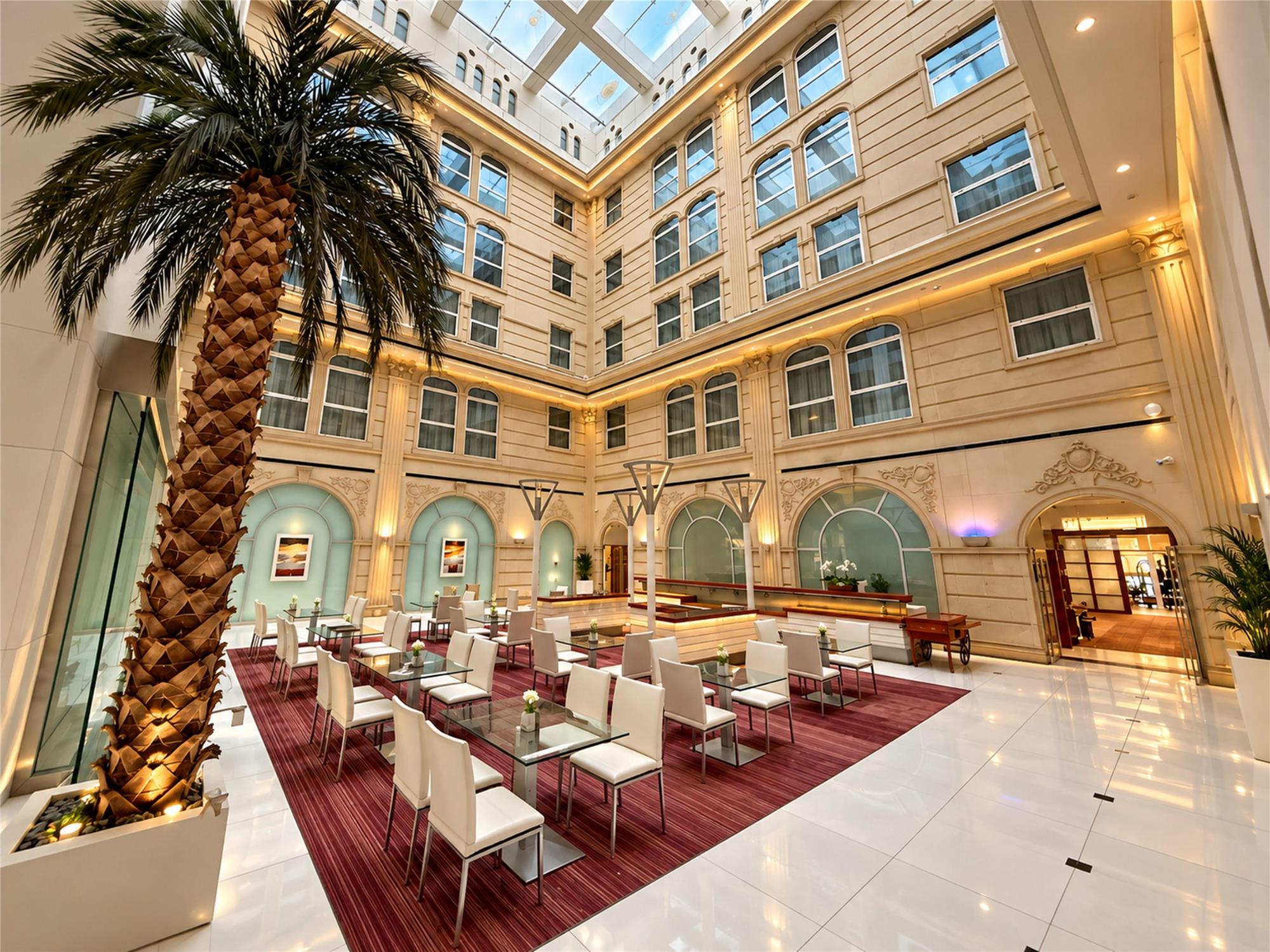 HOTEL KYRIAD PRESTIGE DOWTOWN - Lobby