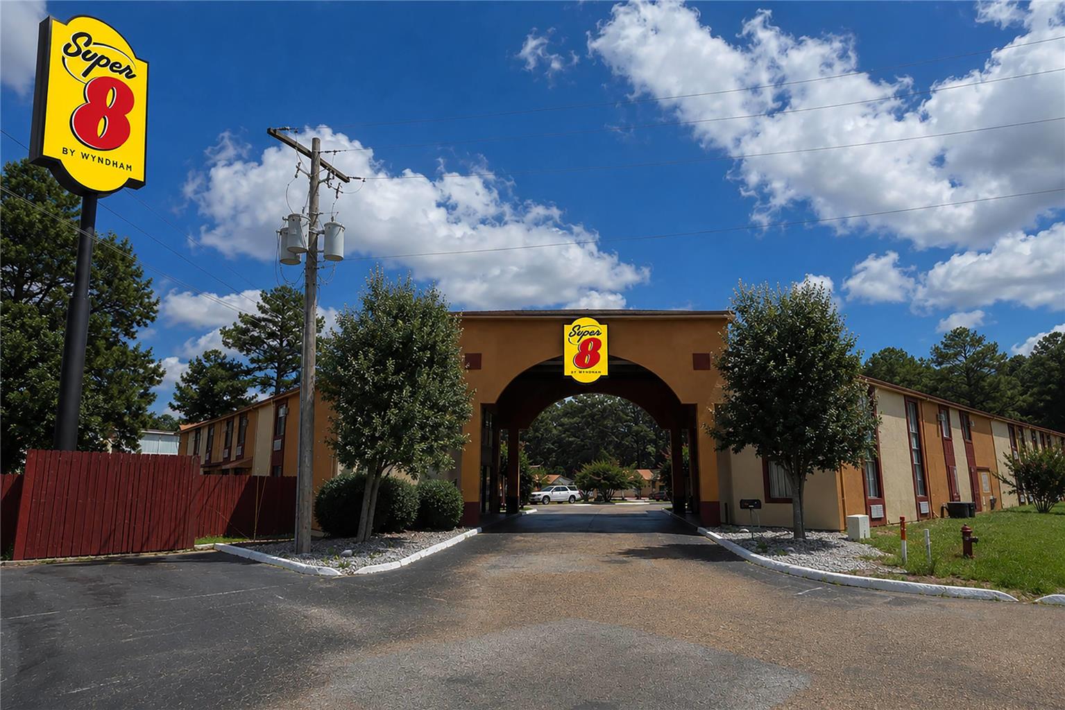 Super 8 by Wyndham Richland MS
