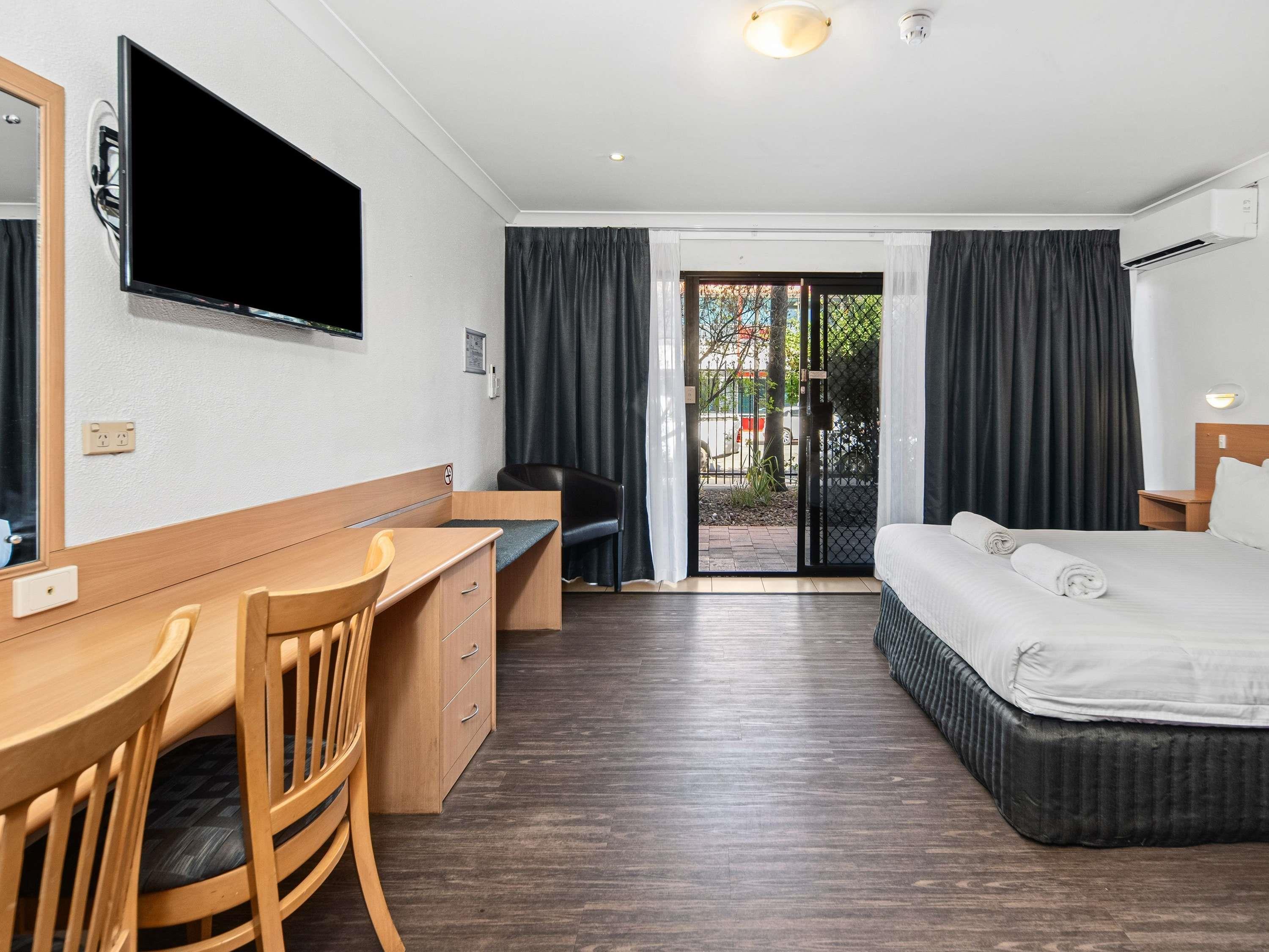 GREET ALICE SPRINGS Room Type - Standard Room with 1 queensize bed