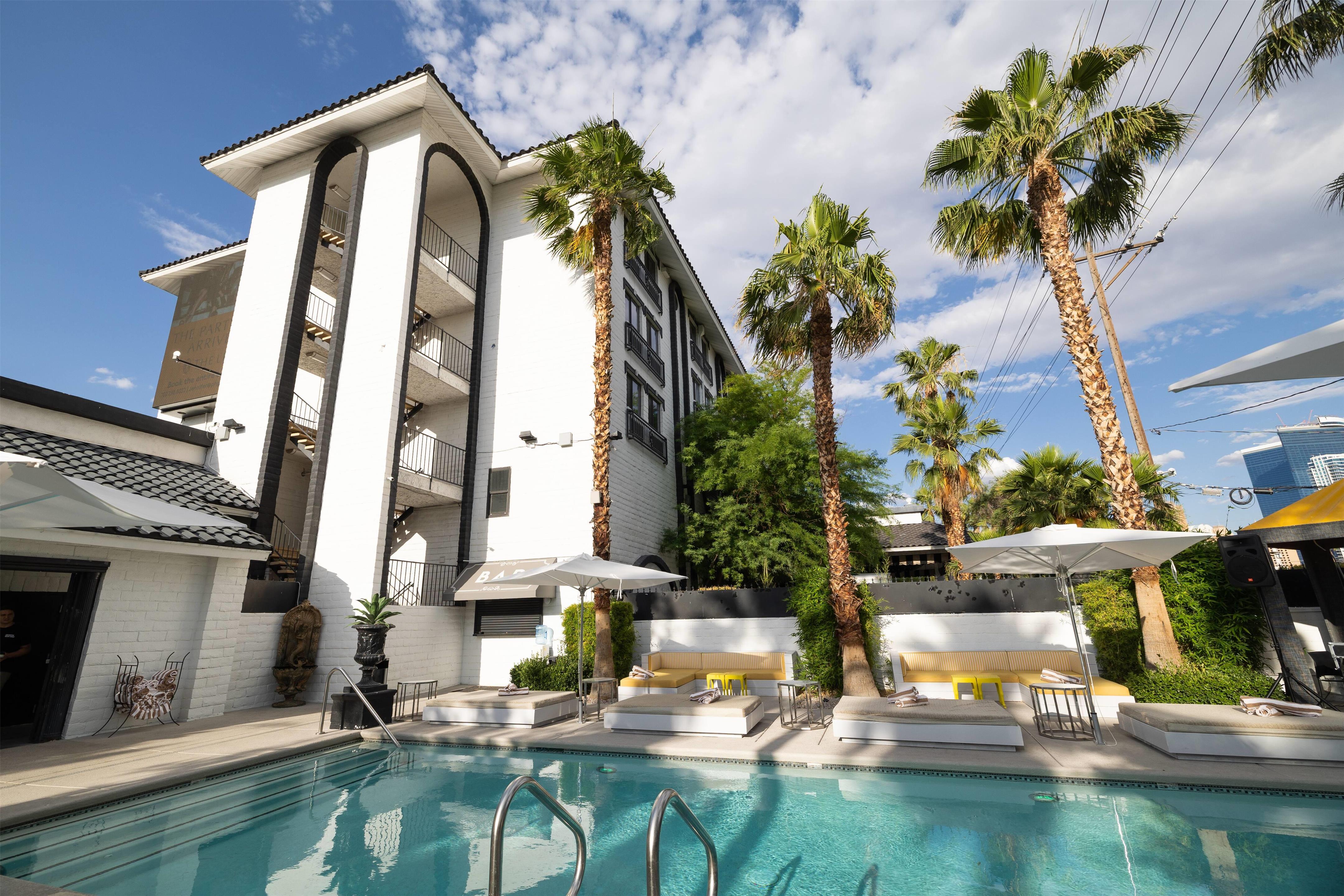 Pool | The Lexi Las Vegas, Trademark Collection by Wyndham