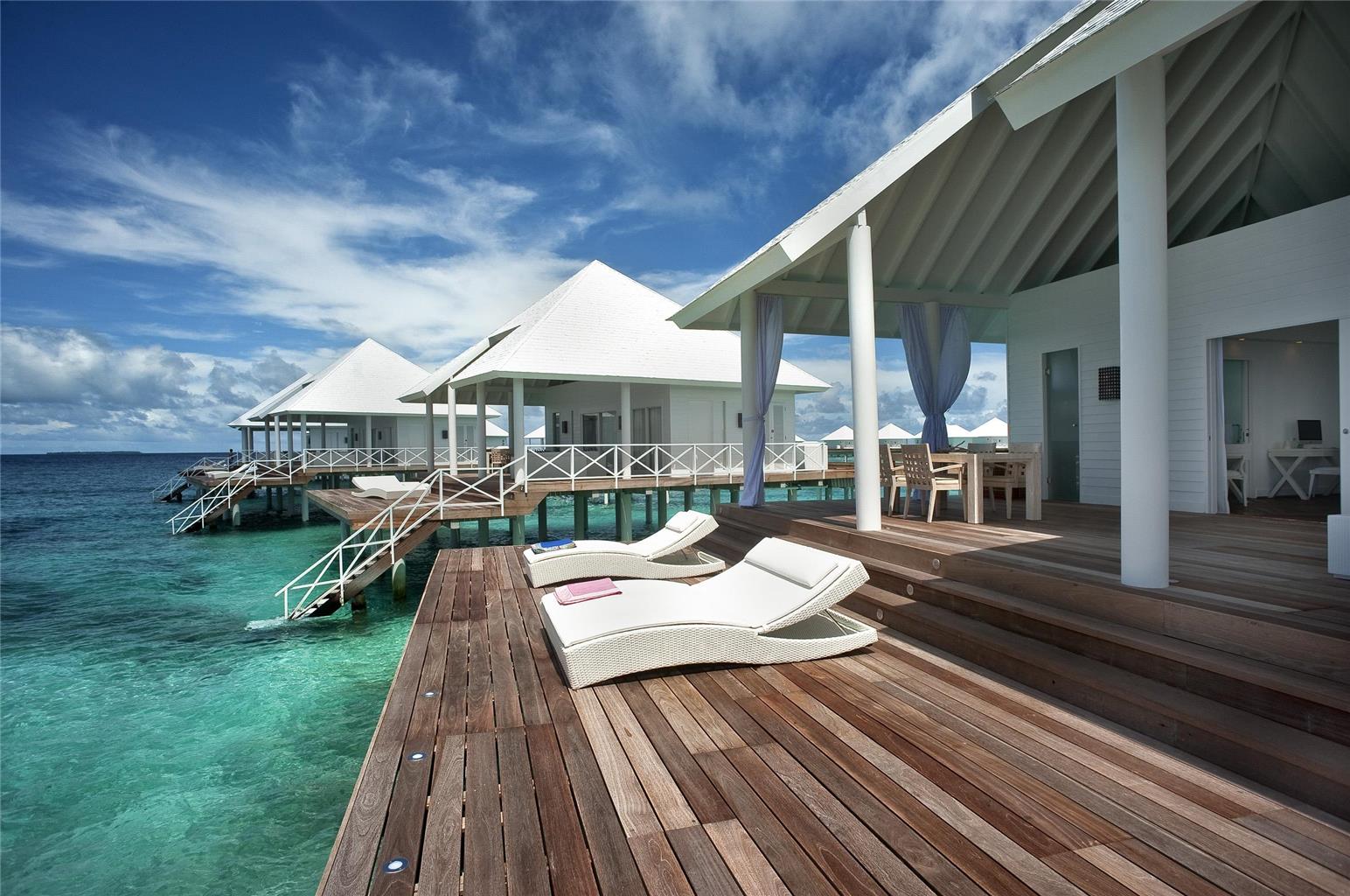 Diamonds Thudufushi Beach