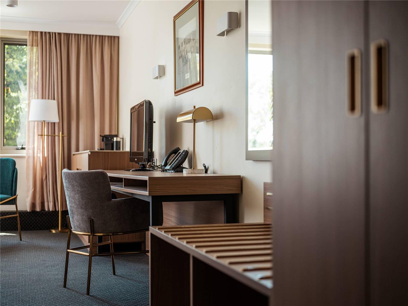 Lenna Of Hobart Hotel