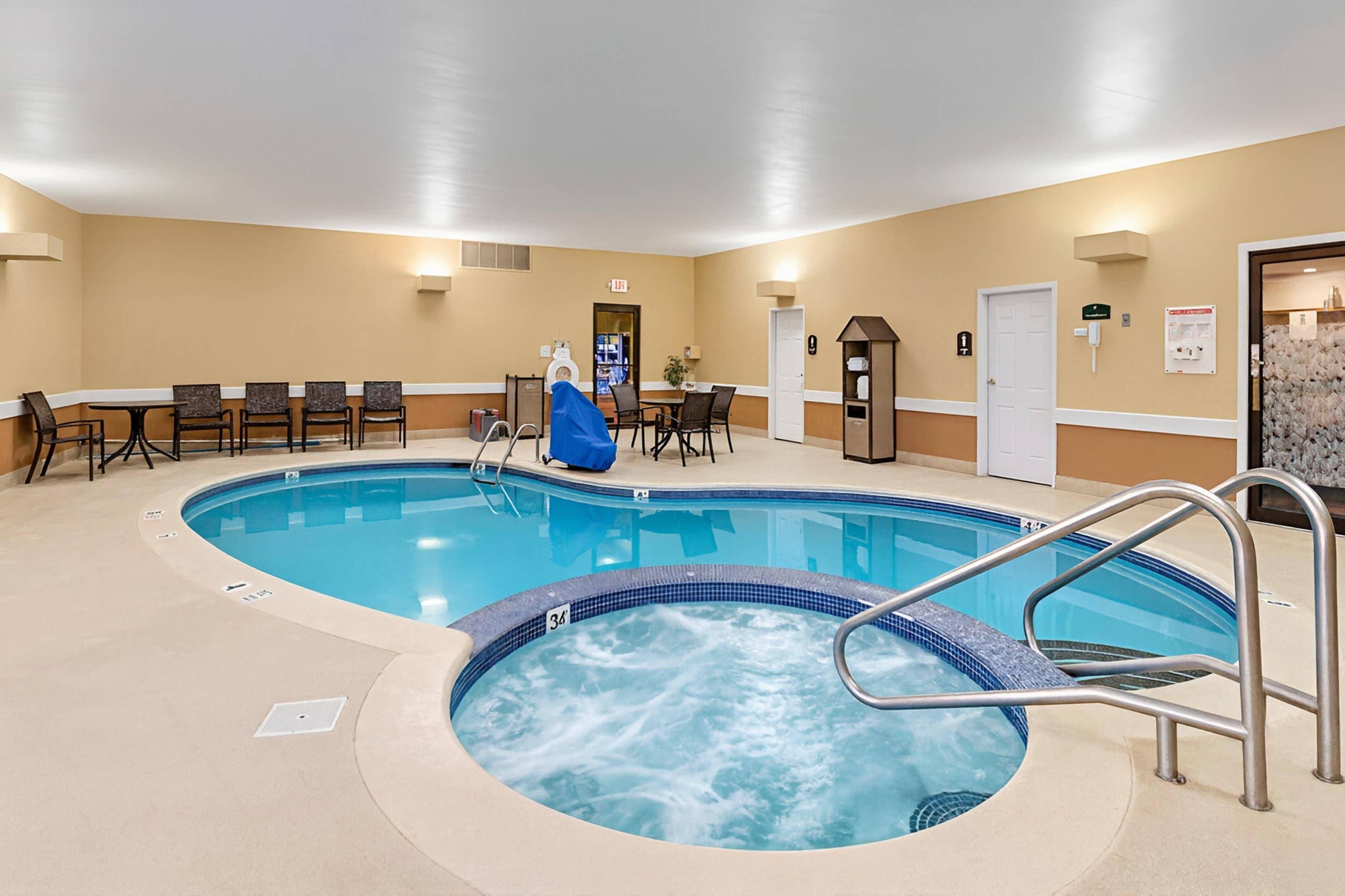 Indoor pool | Skyline Hotel Lake George