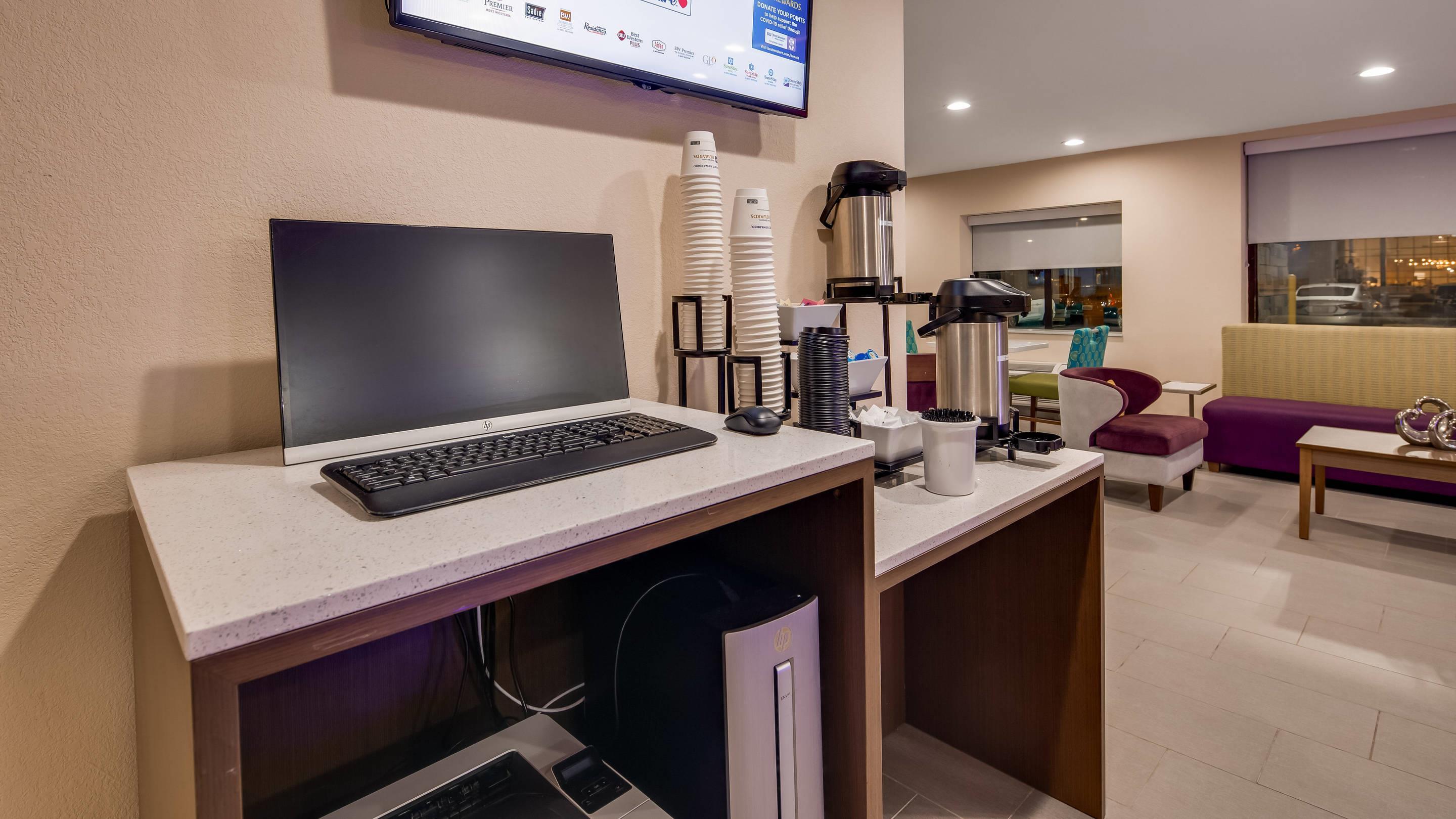 Business Center & Coffee | Country Inn & Suites by Radisson, Huntsville Research Park