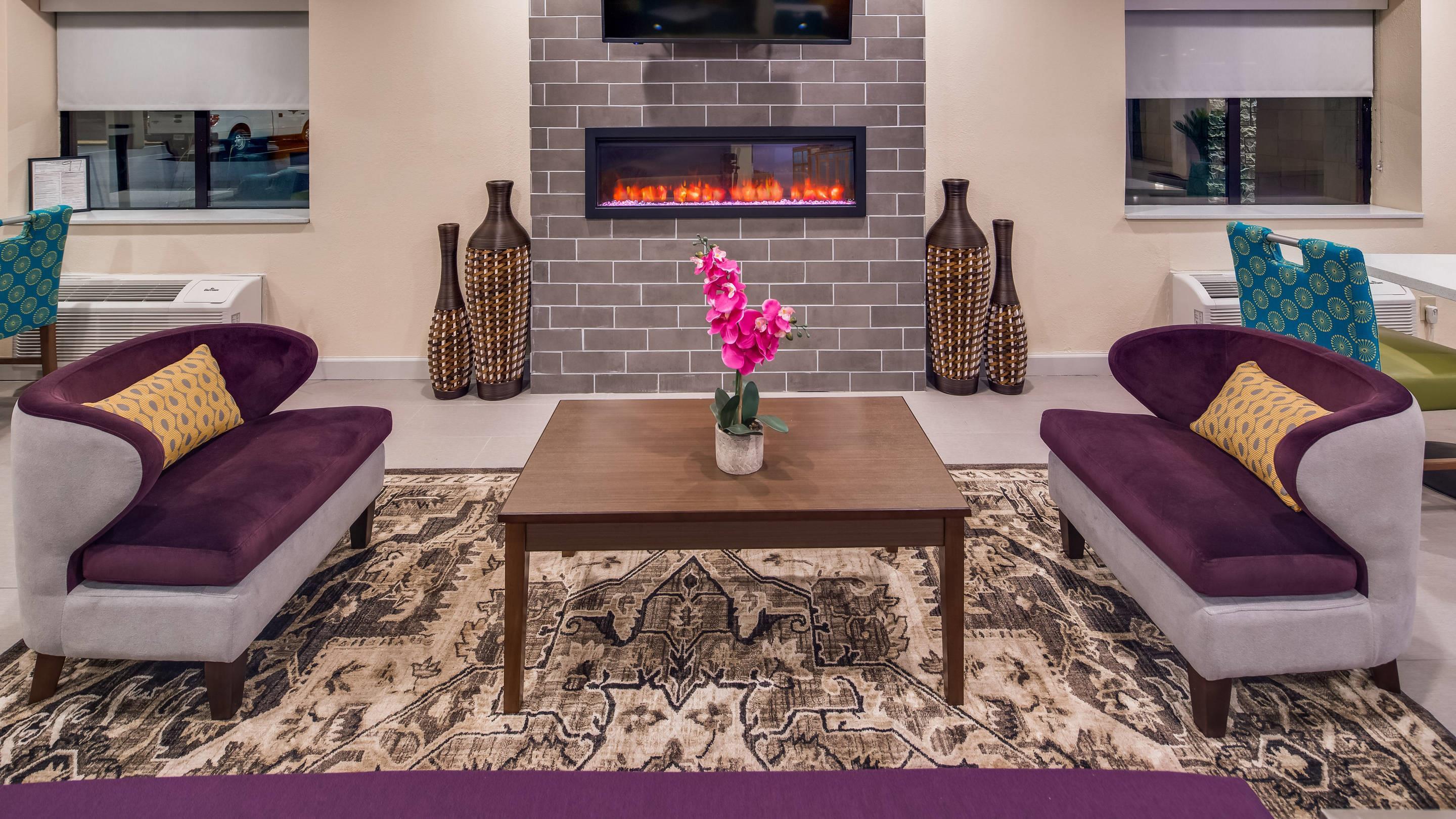 Hotel lobby | Country Inn & Suites by Radisson, Huntsville Research Park