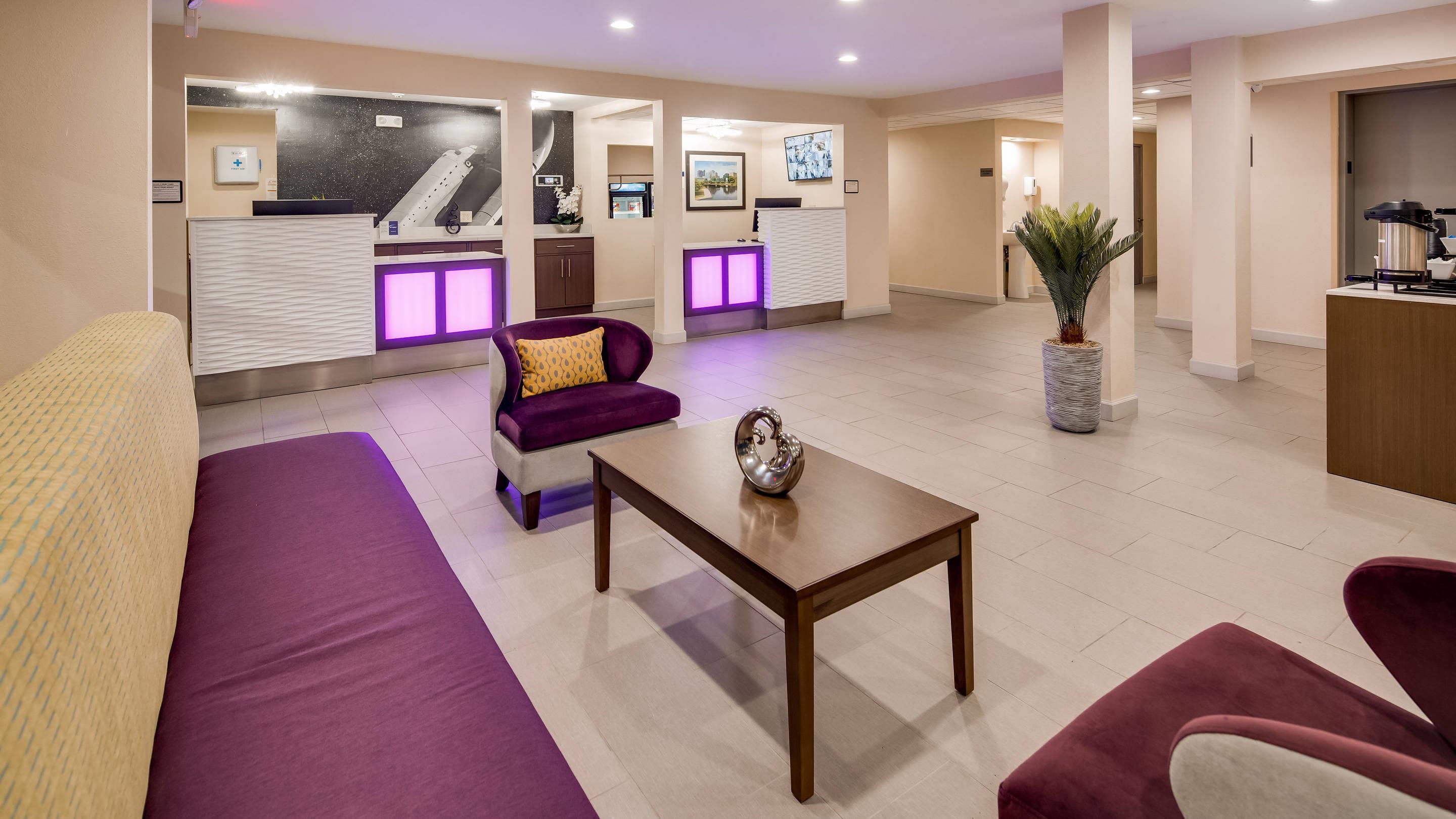 Hotel lobby | Country Inn & Suites by Radisson, Huntsville Research Park