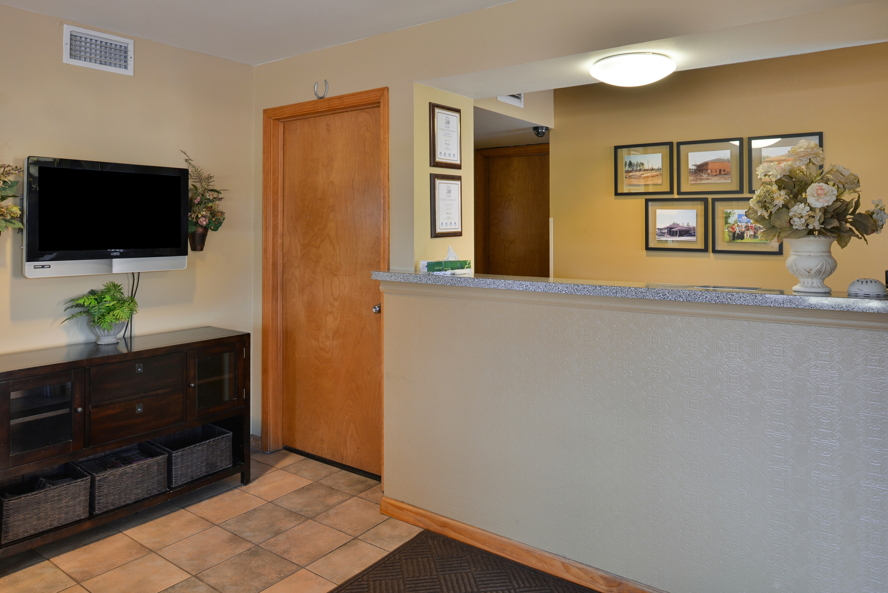 Front Desk | Americas Best Value Inn & Suites Bryant Little Rock