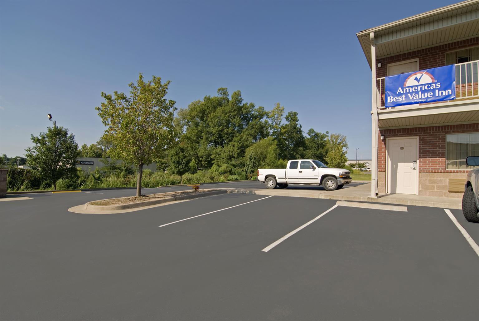 Parking Lot | Americas Best Value Inn & Suites Bryant Little Rock