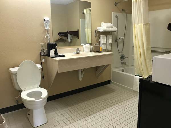  - Americas Best Value Inn & Suites Maumelle - I-40, Exit 142