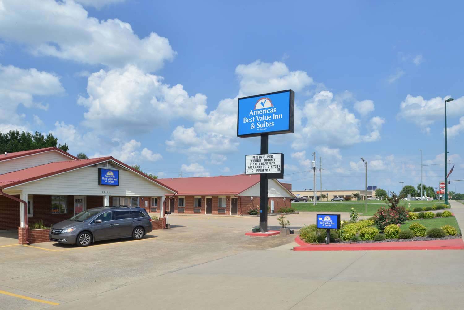 Americas Best Value Inn & Suites Siloam Springs, AR See Discounts
