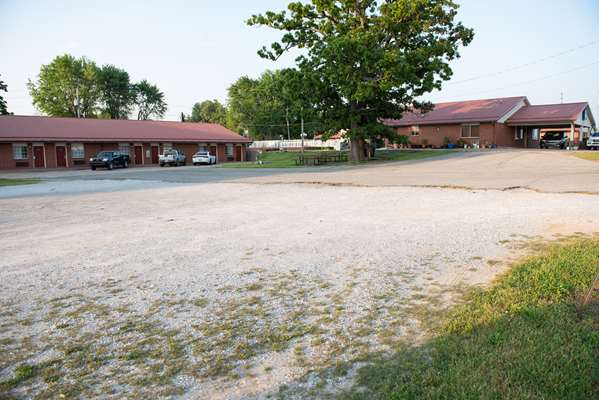  - Americas Best Value Inn & Suites Siloam Springs