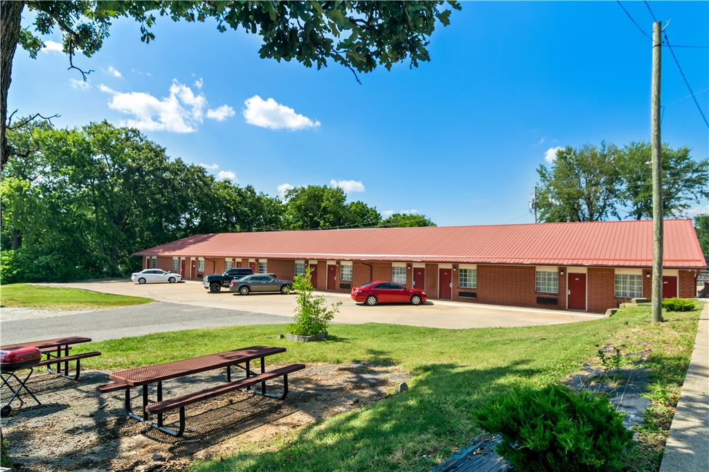 Americas Best Value Inn & Suites