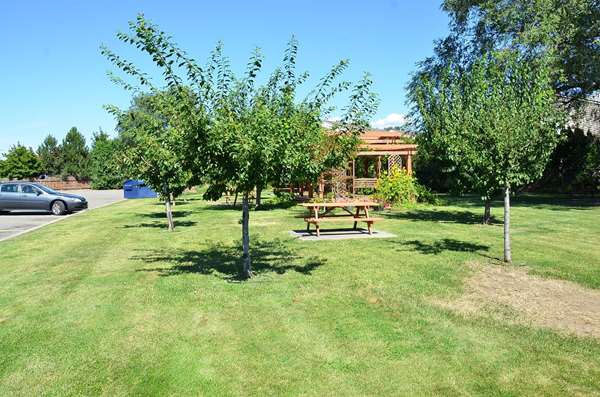 Exterior view - Canadas Best Value Inn Kelowna