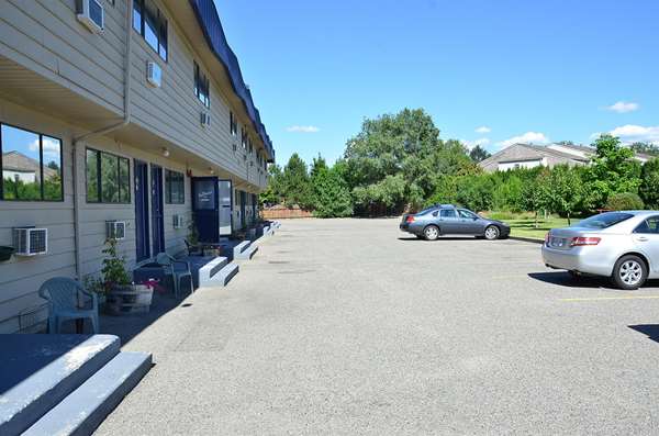 Exterior view - Canadas Best Value Inn Kelowna