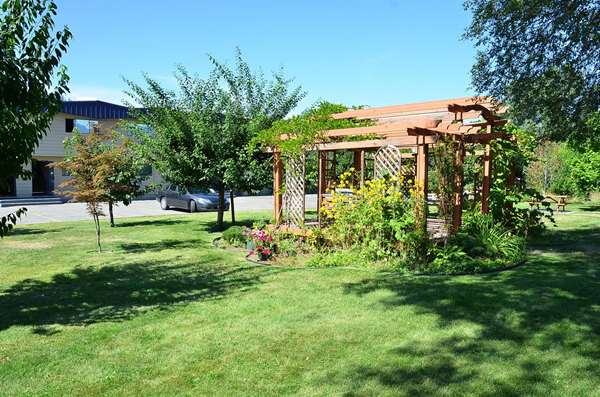 Exterior view - Canadas Best Value Inn Kelowna