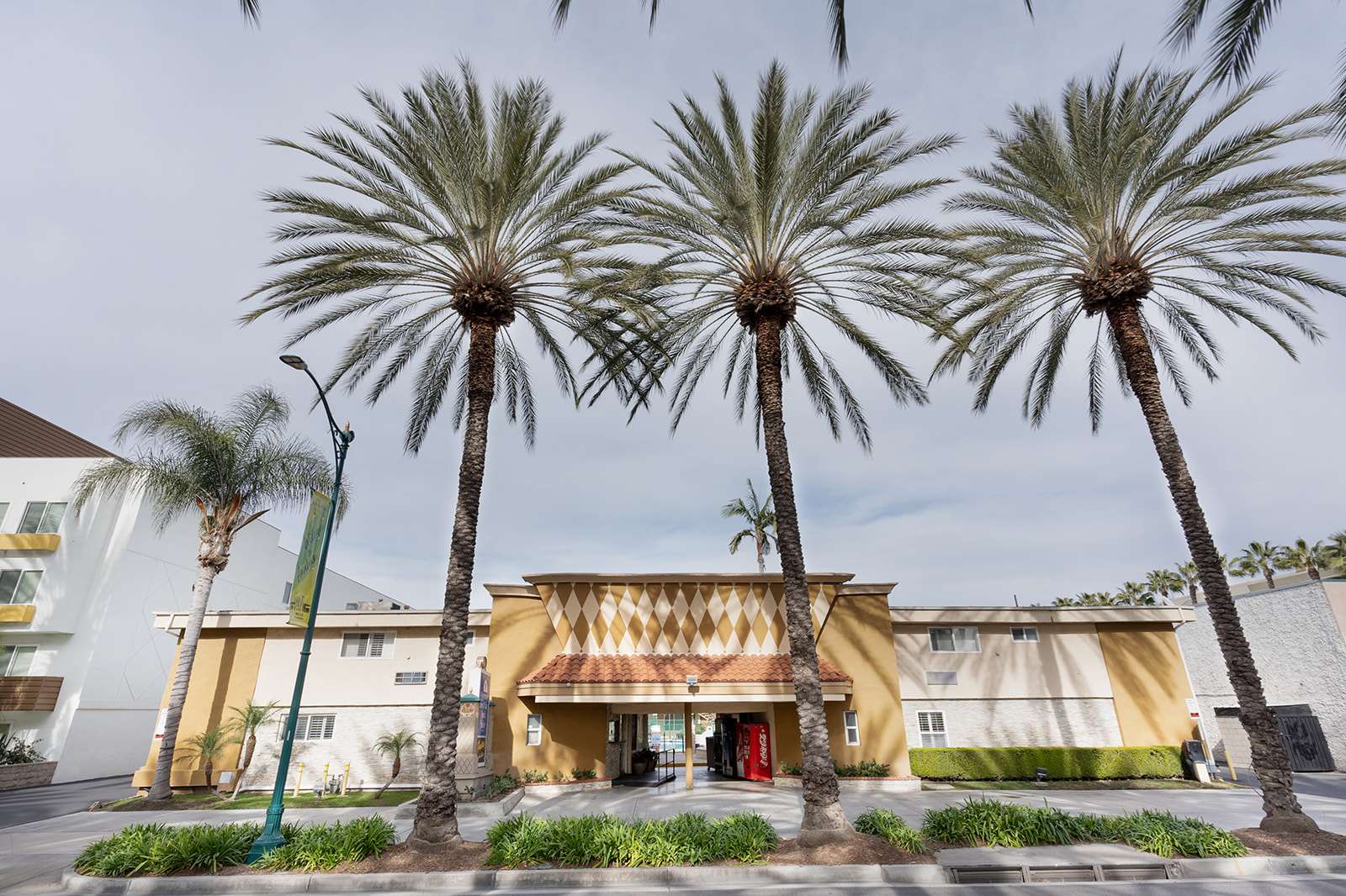 Americas Best Value Inn Dipan Desai Photography | Americas Best Value Inn & Suites Anaheim