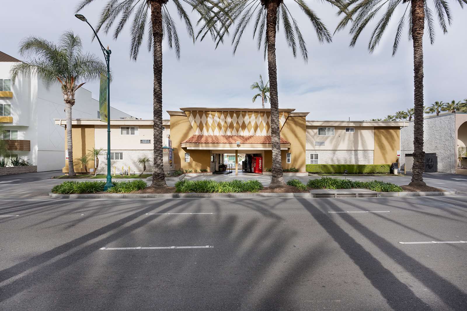 Americas Best Value Inn Dipan Desai Photography | Americas Best Value Inn & Suites Anaheim
