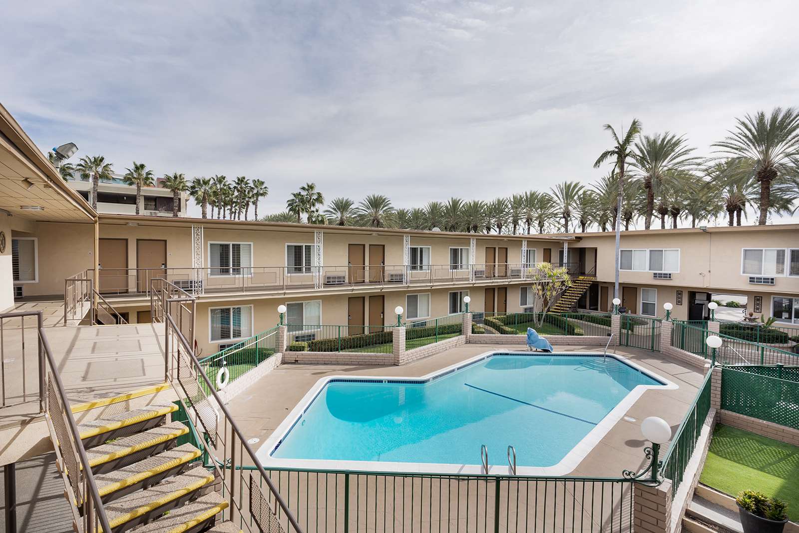 Americas Best Value Inn Dipan Desai Photography | Americas Best Value Inn & Suites Anaheim