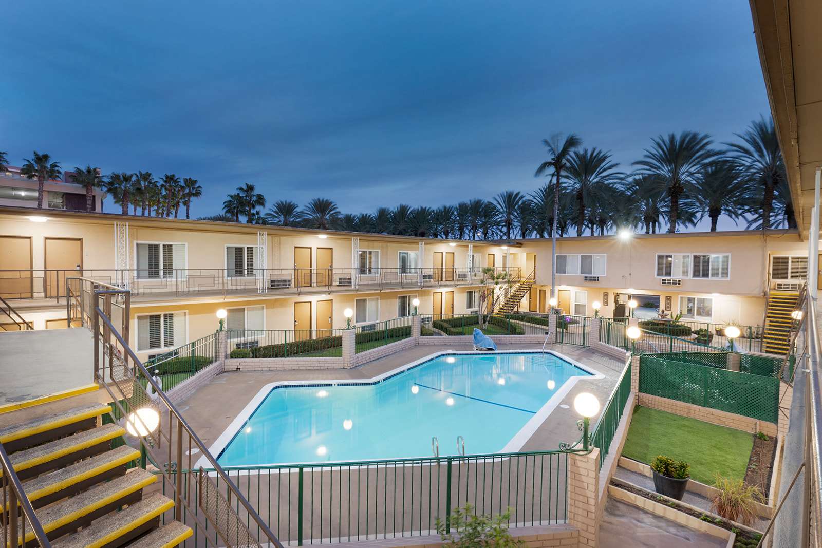 Americas Best Value Inn Dipan Desai Photography | Americas Best Value Inn & Suites Anaheim