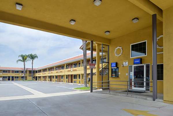 Exterior view - Americas Best Value Inn Azusa - I-210, Exit 40