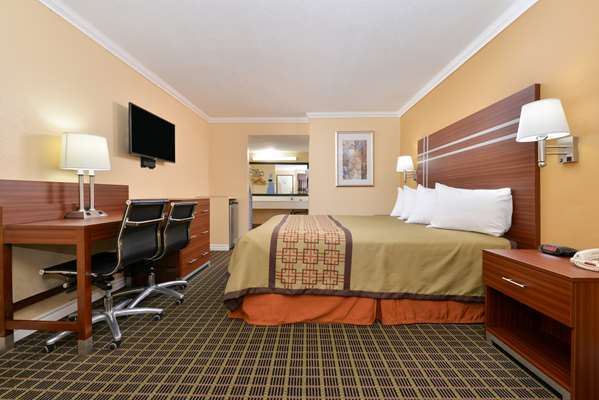  - Americas Best Value Inn Azusa - I-210, Exit 40