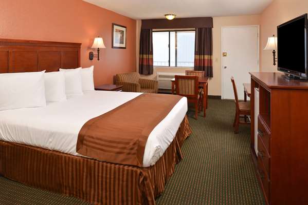 Suite - Americas Best Value Inn & Suites Bakersfield