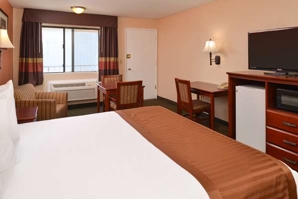 Suite - Americas Best Value Inn & Suites Bakersfield