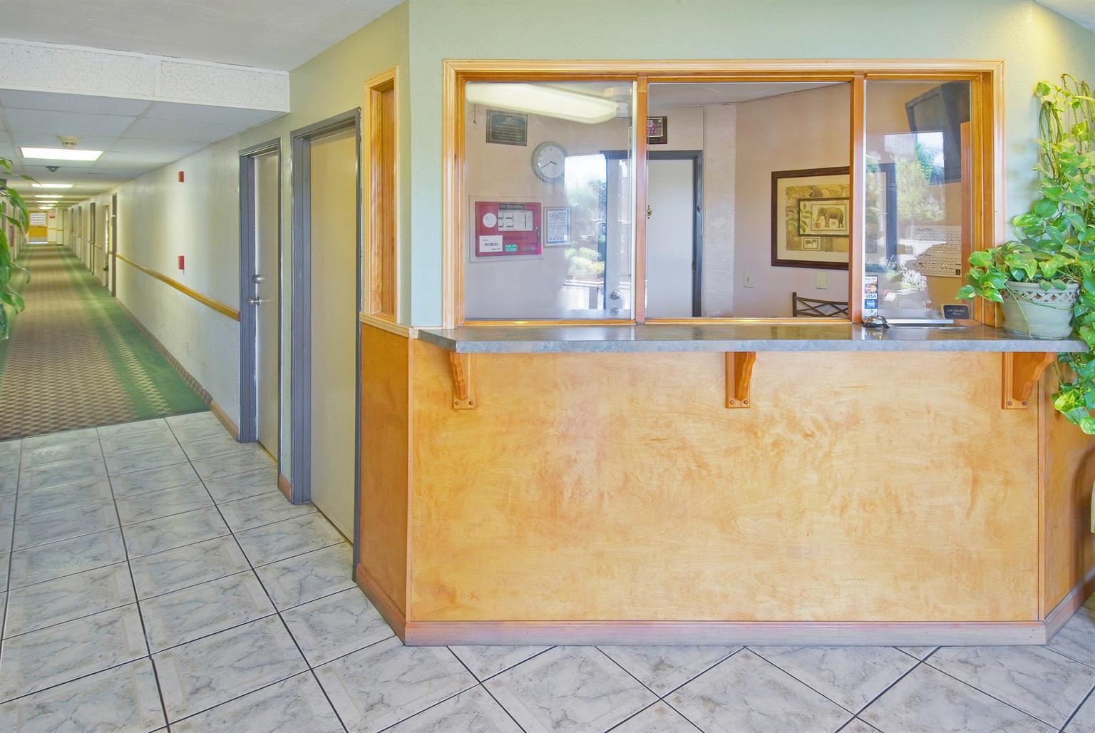 Lobby | Americas Best Value Inn & Suites Bakersfield E