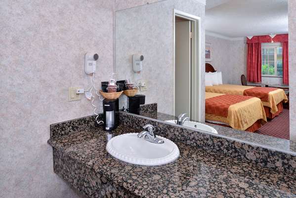  - Americas Best Value Inn & Suites Fontana - I-10, Exit 64