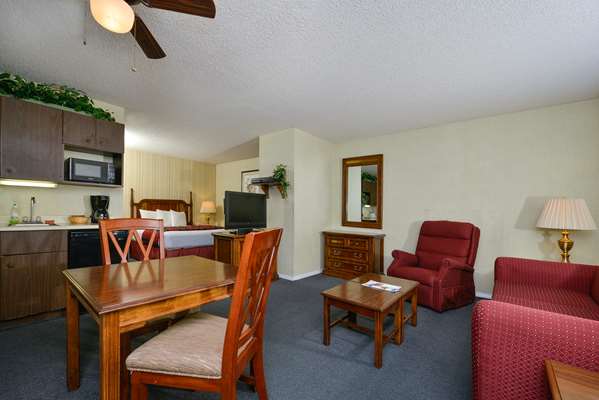Suite - Americas Best Value Inn & Suites Lancaster