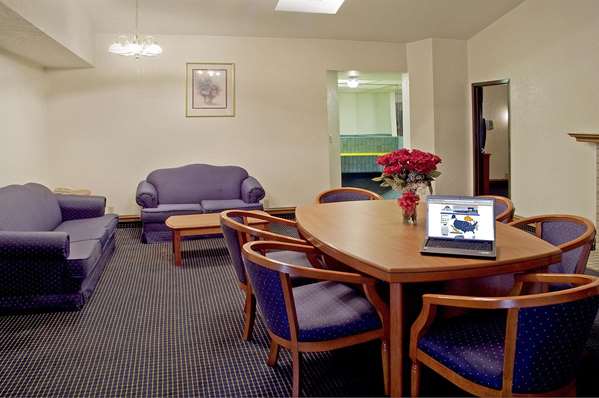 Suite - Americas Best Value Inn & Suites USC Los Angeles