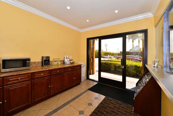  - Americas Best Value Inn & Suites USC Los Angeles