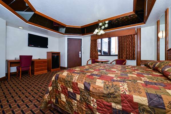 Suite - Americas Best Value Inn & Suites USC Los Angeles