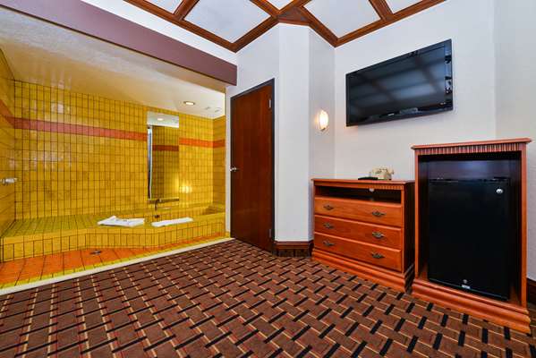 Suite - Americas Best Value Inn & Suites USC Los Angeles