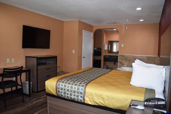 Suite - Americas Best Value Inn Manteca